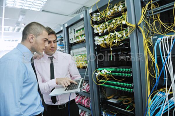 網(wǎng)絡(luò)服務(wù)器室中的網(wǎng)絡(luò)工程實(shí)踐